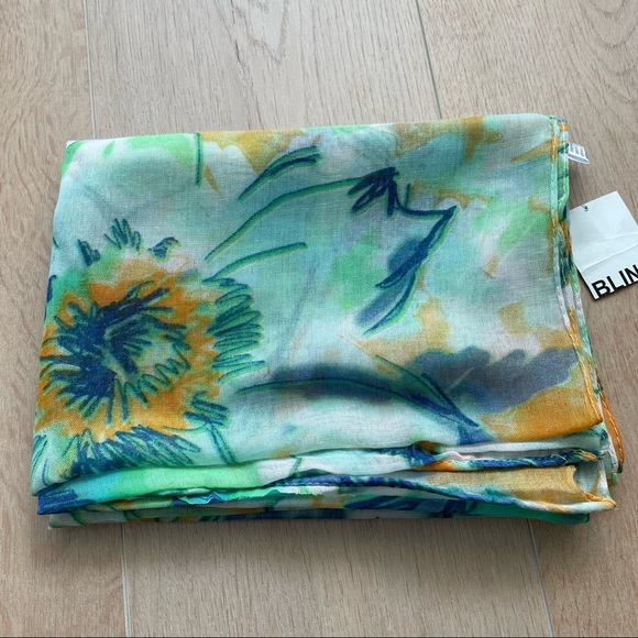 💗 NWT Flower Pattern Infinite Scarf - Picture 4 of 4